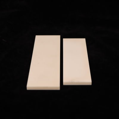 Alumina Ceramic Thermal Expansion 8,9 X 10-6 / K i Gęstość 3,75-3,9 g / cm3 Idealny dla Twoich potrzeb B2B