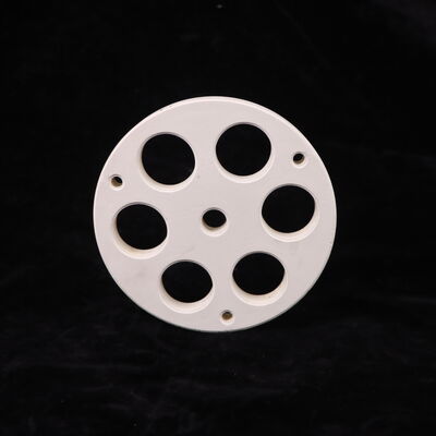 Zazwyczaj mniej niż 15 procent porowatości, wysokotemperaturowa ceramika mullitowa przeznaczona do zarządzania ciepłem i długotrwałej niezawodności