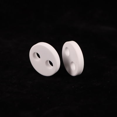 Rozszerzenie termiczne 8,9 X 10-6/K Ceramika aluminowa dla wytrzymałości dielektrycznej i optymalnej wydajności