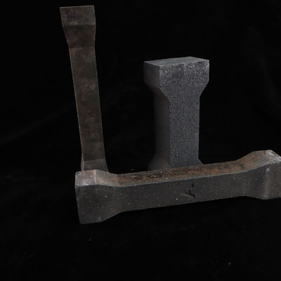 Nieoświetlone stanowiska piecowe Wytrzymałość na kruszenie na zimno> 90MPA Widoczna porowatość 7-8% do użytku w piecach