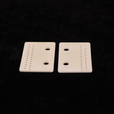 8.9 X 10-6/K Ceramika tlenku aluminium o rozszerzalności termicznej do zastosowań trwałych i wytrzymałych