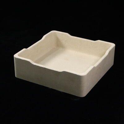 Szamotowa tygiel kordierytowo-mulitowa prostokątna lub kwadratowa, charakteryzująca się wysoką odpornością na wilgoć, idealna do wypalania ceramiki i szkła