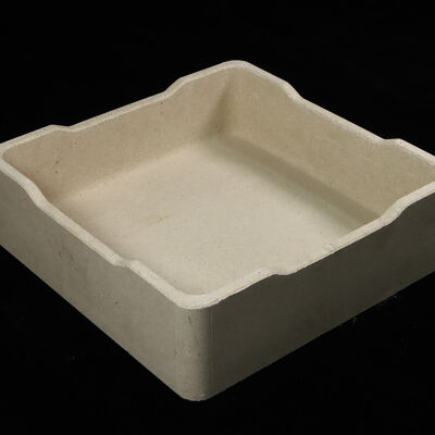 Szamotowa tygiel kordierytowo-mulitowa prostokątna lub kwadratowa, charakteryzująca się wysoką odpornością na wilgoć, idealna do wypalania ceramiki i szkła