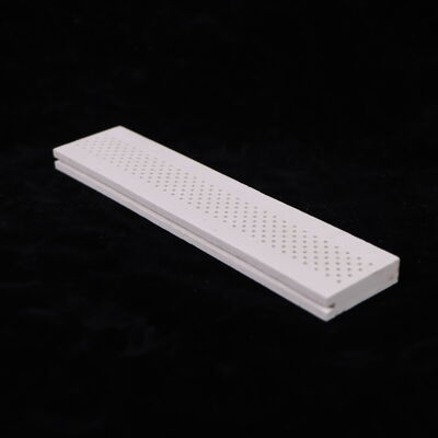 Odporność na szok termiczny 250 Ceramika mulitowa o stałej dielektrycznej 6 do 7 i twardości 7 do 8 w skali Mohsa, idealna do elementów izolacji elektrycznej