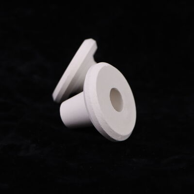 Przewodność cieplna od 3,5 do 4,5 W na metr kelwin, ceramika mullitowa do zastosowań w wysokich temperaturach i doskonała stabilność termiczna