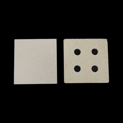 Białe kordieritowe półki do pieca mullite półki do pieca pieca zaprojektowane w celu zwiększenia odporności na wstrząsy cieplne i długowieczności