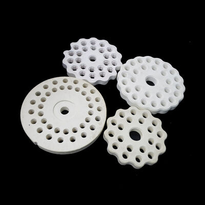 Odporność na szok termiczny 250 Keramika mullitowa Skład chemiczny 3Al2O3 2SiO2 Twardość 7-8 w skali Mohsa Trwały materiał przemysłowy