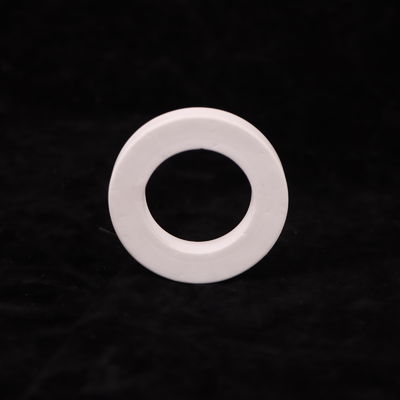 8.9 X 10-6/K Ciepłowy rozszerzający się biały tlenek aluminium ceramiczny o wydajności i stałej dielektrycznej 9.6