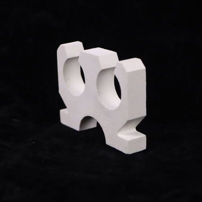 Wytrzymałość na rozciąganie 200 do 400 MPa Produkty ceramiczne z tlenku glinu o przewodności cieplnej 25 do 35 W na metr kelwina Przeznaczone do zastosowań technicznych